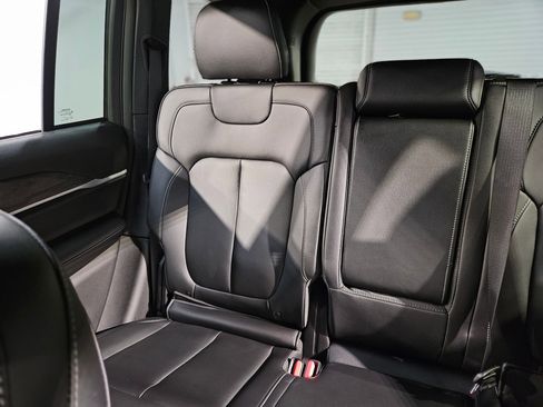 Used 2025 Jeep Grand Cherokee Limited w/ Trailer Tow Package image 12