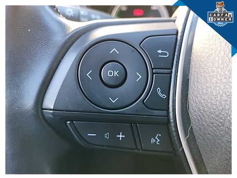 Used 2023 Toyota Venza LE image 18