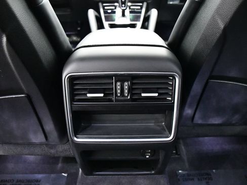 Used 2020 Porsche Cayenne AWD/4WD image 20