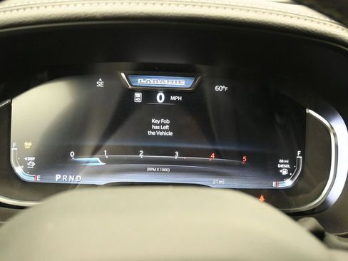 New 2026 RAM 2500 Laramie AWD/4WD image 18