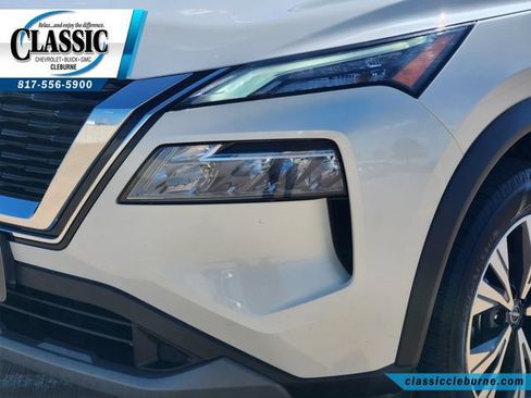 Used 2023 Nissan Rogue SV FWD image 11