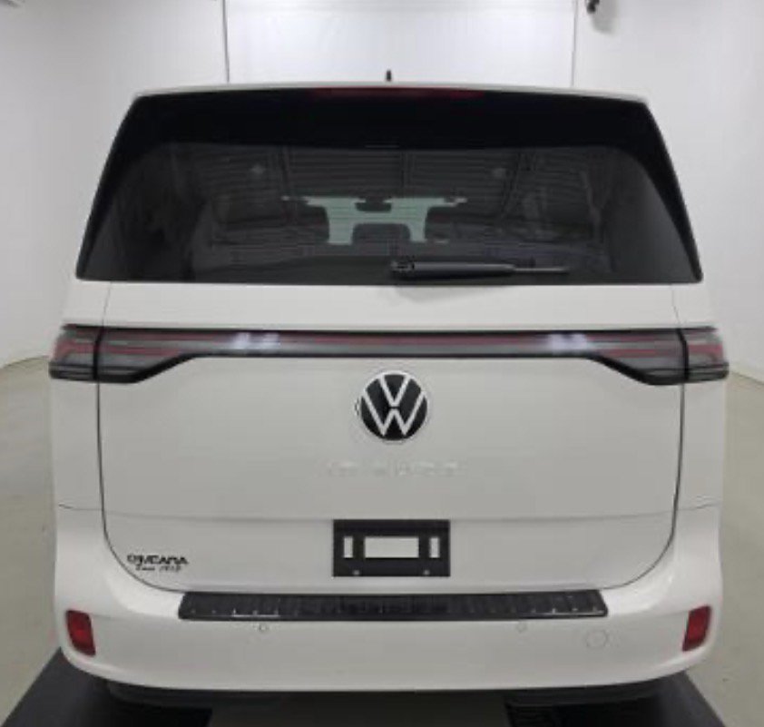 Used 2025 Volkswagen ID. Buzz Pro S RWD image 9