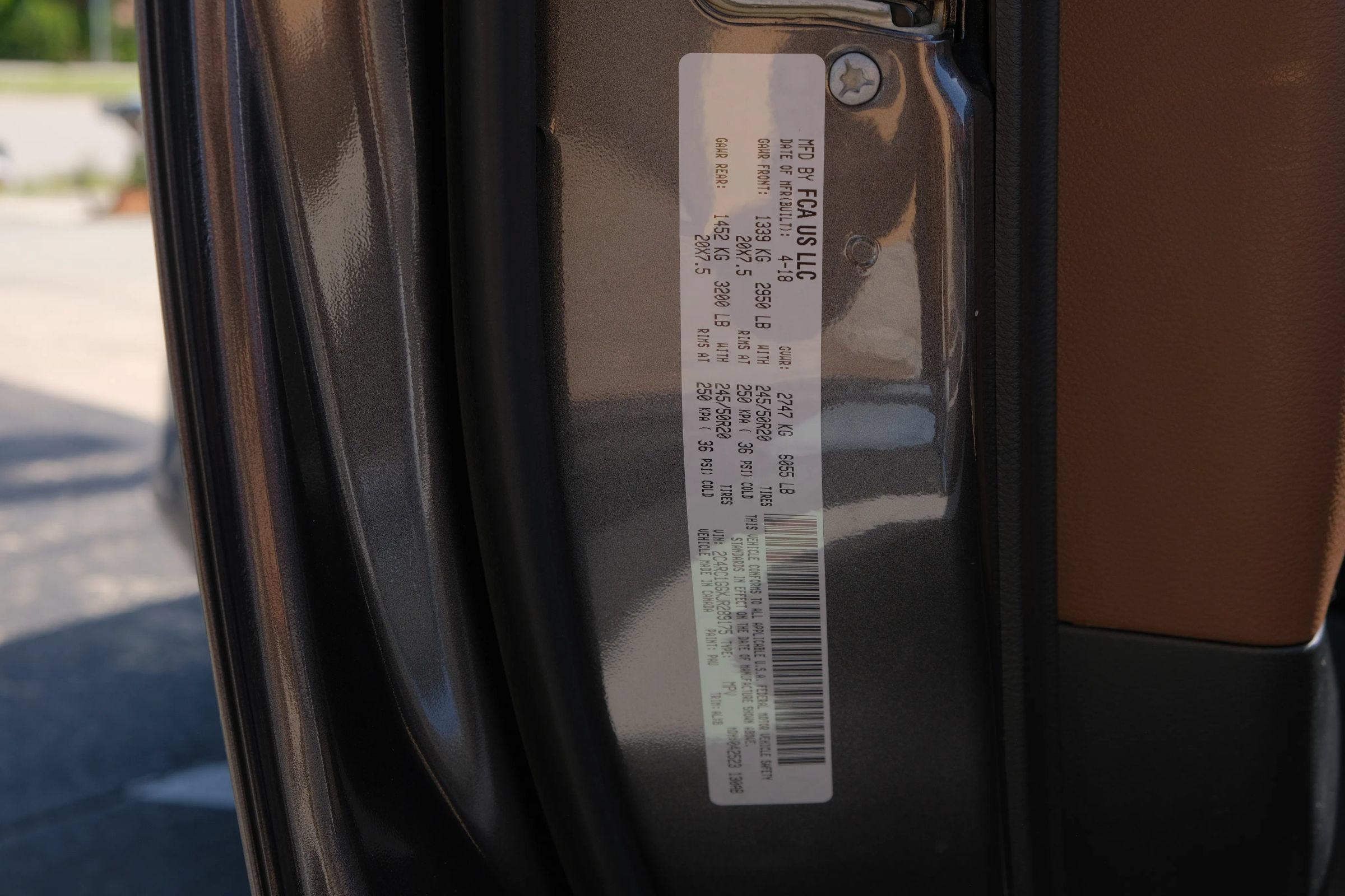 Used 2018 Chrysler Pacifica Limited w/ Tire & Wheel Group FWD image 16