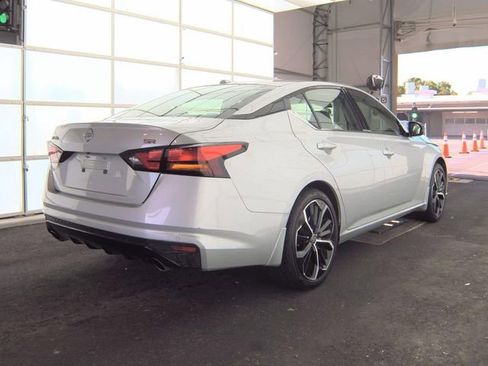 Used 2025 Nissan Altima 2.5 SR FWD image 4