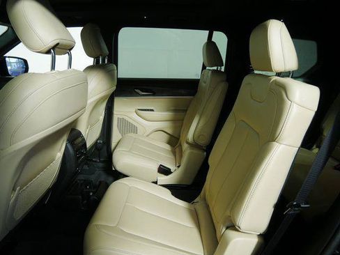 Certified 2023 Jeep Grand Cherokee L Limited w/ Trailer Tow Package AWD/4WD image 18