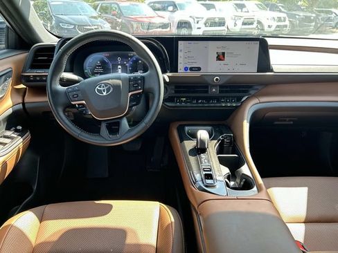 Used 2025 Toyota Crown Signia AWD/4WD image 17