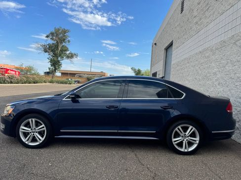 Used 2013 Volkswagen Passat TDI SEL Premium FWD image 5