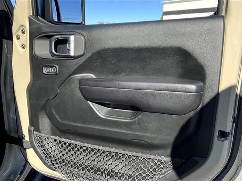 Used 2020 Jeep Gladiator Sport w/ Quick Order Package 24S image 19