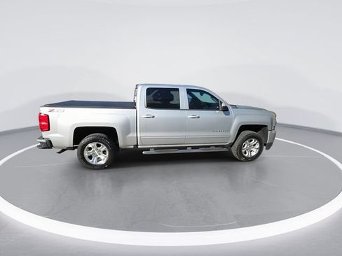 Used 2018 Chevrolet Silverado 1500 LT w/ All Star Edition AWD/4WD image 9