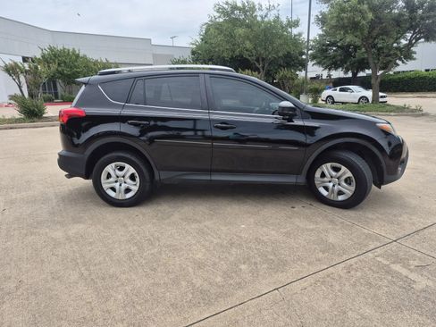 Used 2014 Toyota RAV4 LE FWD image 5
