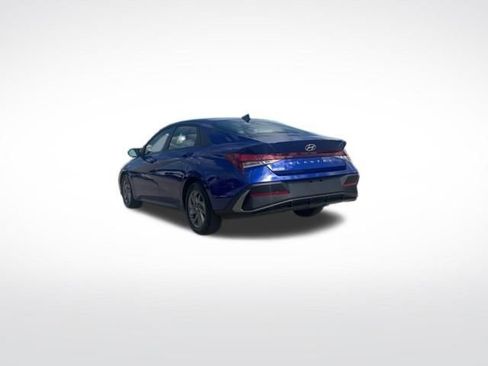 Used 2024 Hyundai Elantra SEL FWD image 5