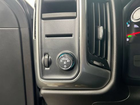 Used 2018 Chevrolet Silverado 1500 LT w/ All Star Edition RWD image 19