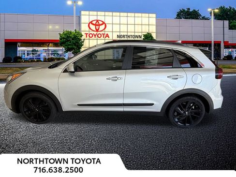 Used 2019 Kia Niro S Touring FWD image 9