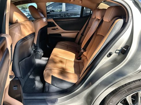 Used 2024 Lexus ES 350 Ultra Luxury w/ Accessory Package (Z2) FWD image 4