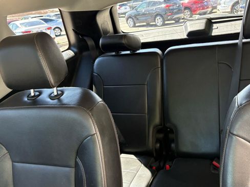 Used 2019 Chevrolet Traverse Premier w/ Driver Confidence II Package FWD image 35