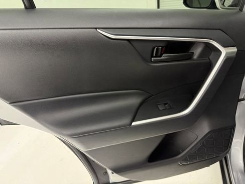 Used 2020 Toyota RAV4 LE FWD image 35