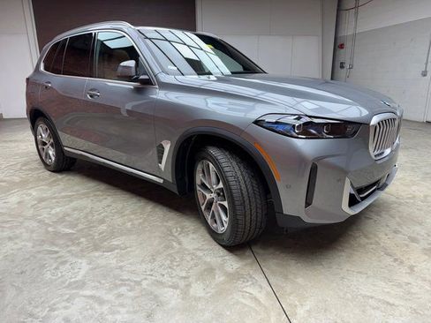Used 2026 BMW X5 xDrive40i w/ Climate Comfort Package image 7