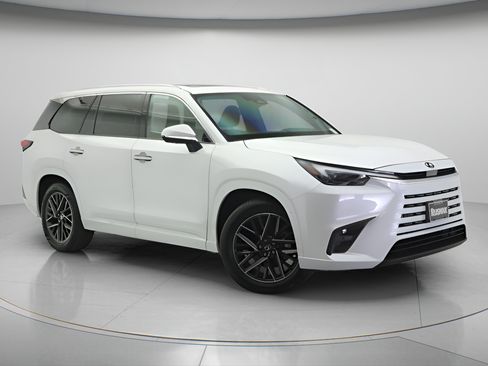 Used 2026 Lexus TX 350 AWD w/ Technology Package image 32