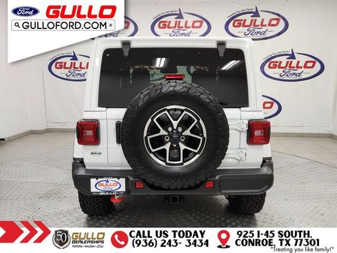 Used 2025 Jeep Wrangler Rubicon w/ Convenience Group image 6