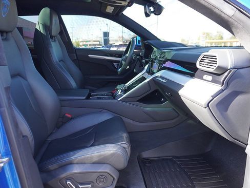 Used 2022 Lamborghini Urus image 35