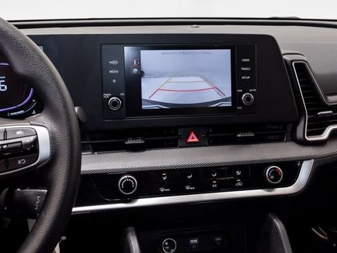 Certified 2025 Kia Sportage LX image 15