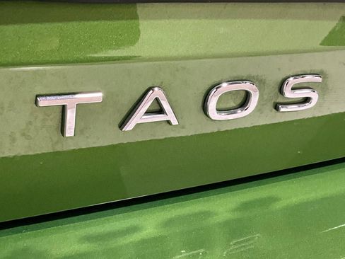 Used 2025 Volkswagen Taos SE FWD image 10