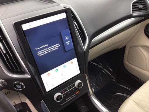 Used 2024 Ford Edge Titanium image 14