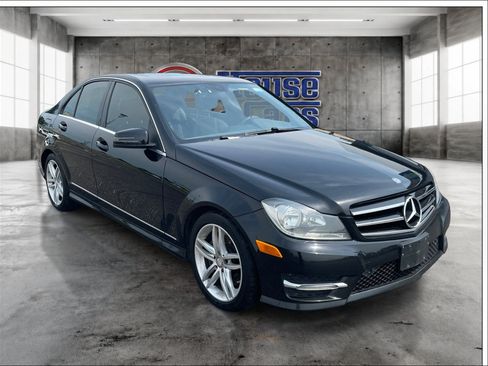 Used 2014 Mercedes-Benz C 300 4MATIC Sedan image 3
