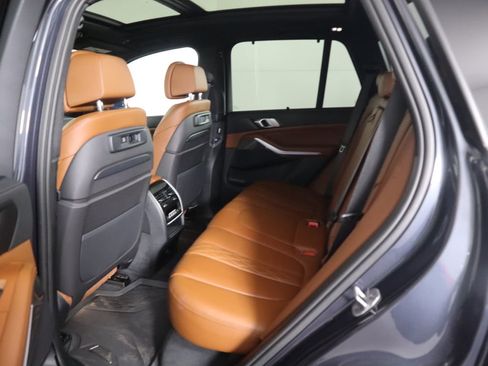 Used 2022 BMW X5 xDrive40i w/ Executive Package image 22