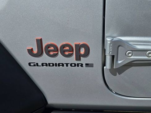Certified 2023 Jeep Gladiator Mojave w/ LED Lighting Group AWD/4WD image 25