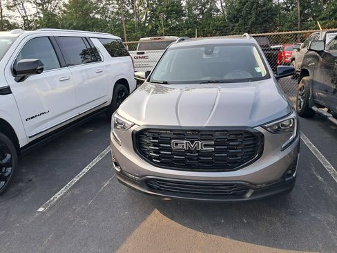 Used 2021 GMC Terrain SLT w/ LPO, Dark Accent Package AWD/4WD image 5