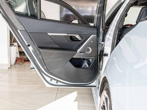 Used 2025 BMW M5 w/ Carbon Package image 35