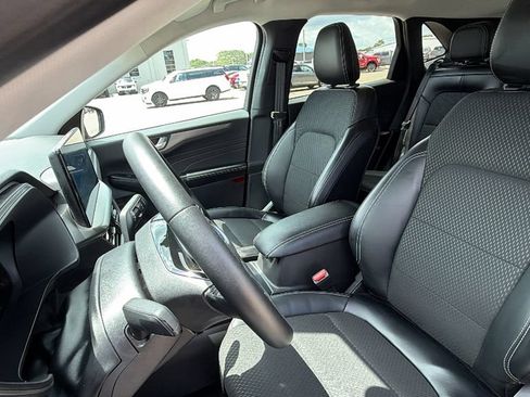 Used 2025 Ford Escape SE FWD image 23