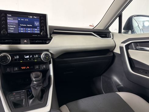 Used 2020 Toyota RAV4 XLE w/ Convenience Package AWD/4WD image 29