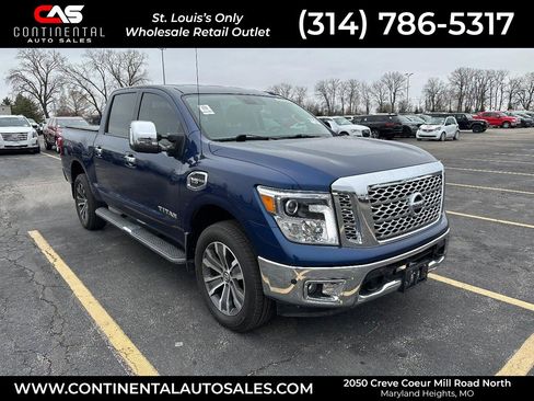 Used 2017 Nissan Titan SL image 1