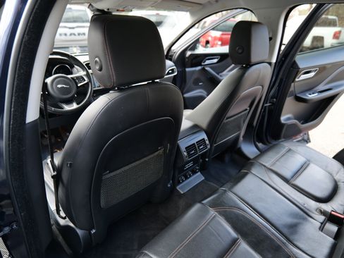 Used 2018 Jaguar F-PACE Prestige image 48