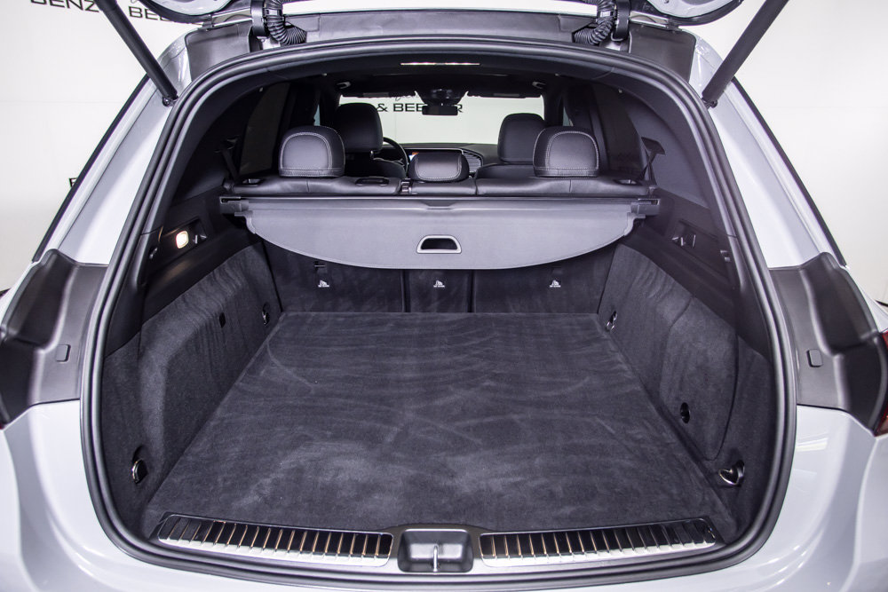 Used 2025 Mercedes-Benz GLE 450e 4MATIC w/ AMG Line Exterior image 8