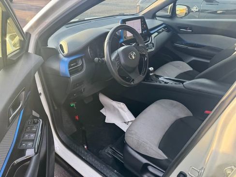 Used 2019 Toyota C-HR image 5