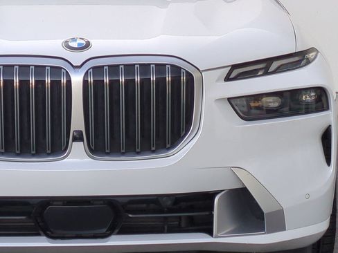 Certified 2023 BMW X7 xDrive40i w/ Premium Package AWD/4WD image 6