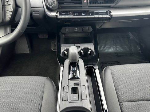 Used 2024 Toyota Prius LE image 11