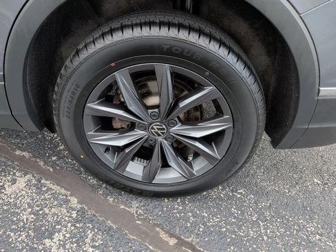 Used 2022 Volkswagen Tiguan SE AWD/4WD image 30