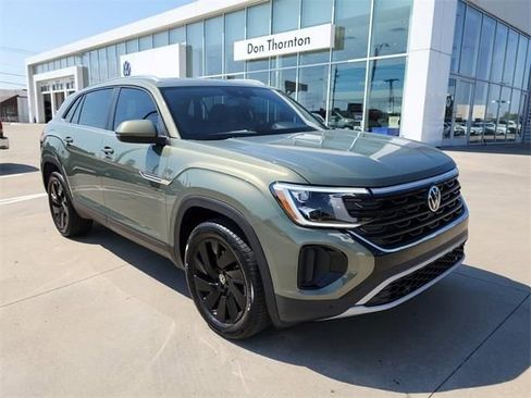 New 2026 Volkswagen Atlas Cross Sport SE image 1