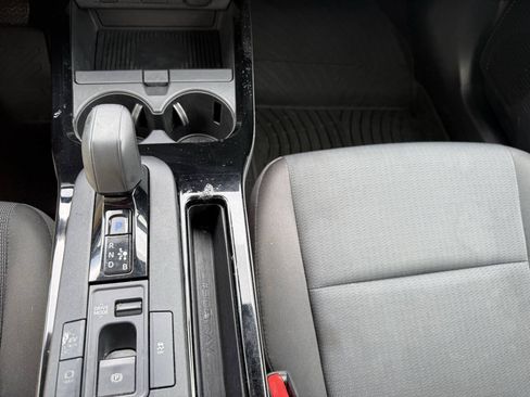 Used 2024 Toyota Prius LE FWD image 8