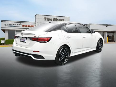 Used 2025 Nissan Sentra SR w/ SR Premium Package FWD image 5
