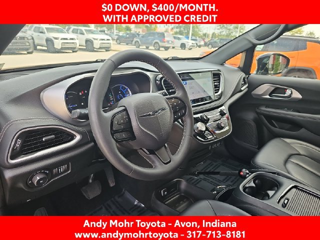 Used 2024 Chrysler Pacifica Limited FWD image 9