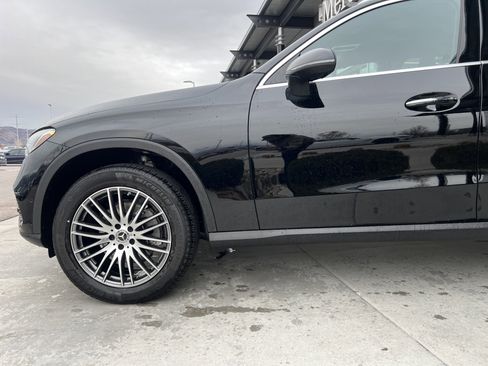 Certified 2025 Mercedes-Benz GLC 300 4MATIC image 9