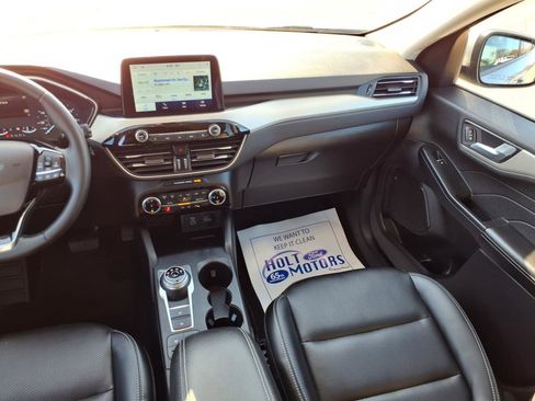 Used 2022 Ford Escape SEL image 17