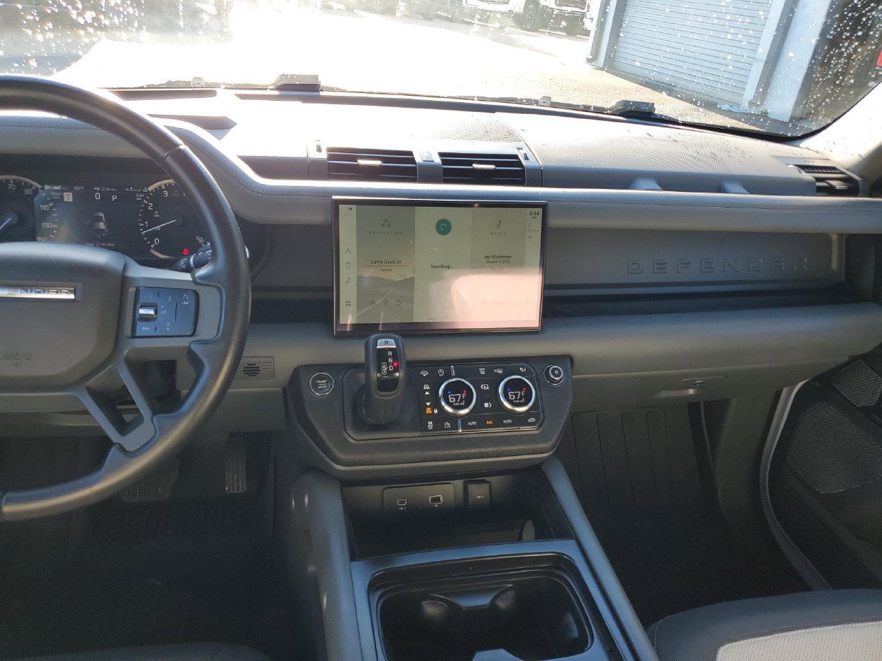 Used 2023 Land Rover Defender 130 X-Dynamic SE AWD/4WD image 13