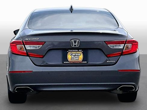 Used 2018 Honda Accord Touring image 4