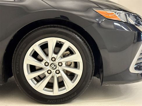 Used 2023 Toyota Camry LE image 5